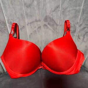 Victoria’s Secret Miraculous Plunge Bombshell Push-Up Bra 34B All Red